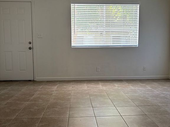 2nd image of 4554 N Sharon Ave #C-668
