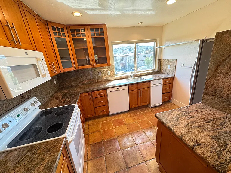 490 Canal St #11 — Photo 7