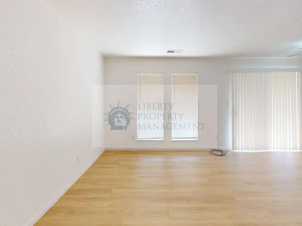 2424 Ellison Dr APT B, Modesto, CA 95355