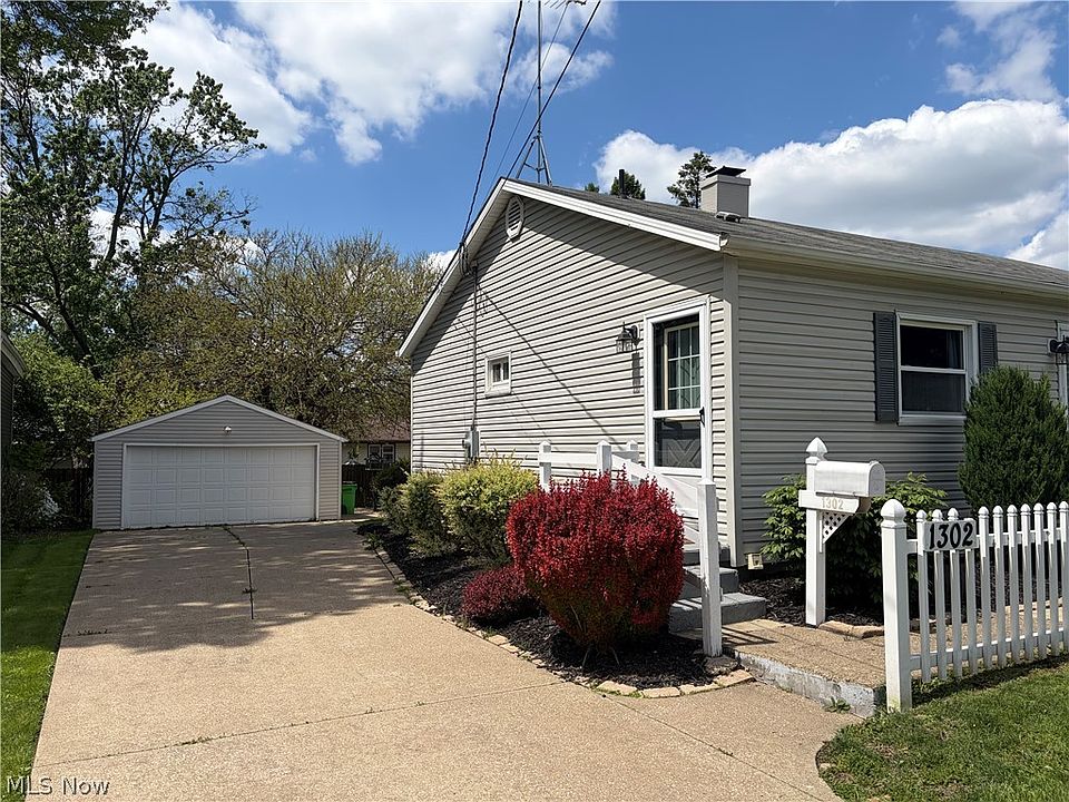 2nd image of 1302 Bel Air Dr NW