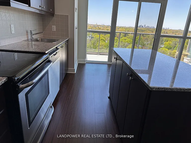 35 Brian Peck Cres #Penthouse 20 — Photo 4