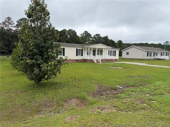 584 Red Oak Farm Rd, Tar Heel, NC 28392