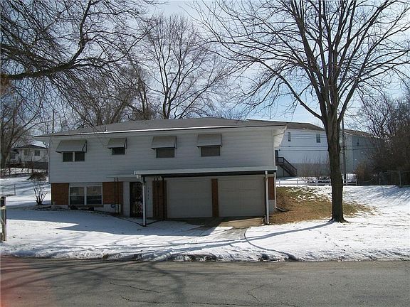 3rd image of 1727 N 75th Dr