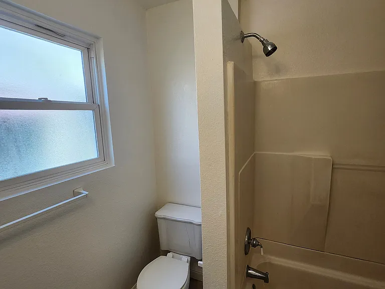 404 Plaza Serena — Photo 14