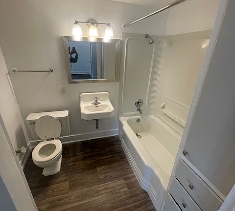 4th image of 3600 California Ave SW #4207B