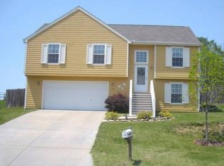 1613 Matthew Cir, Lawrence, KS 66044