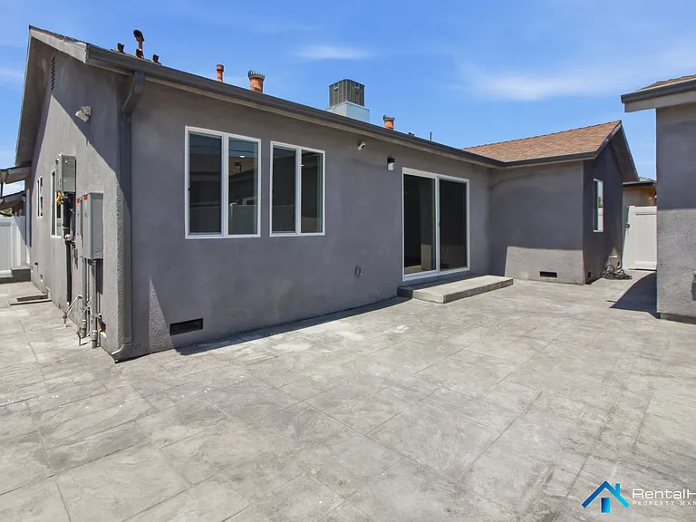 7404 Lemp Ave — Photo 12