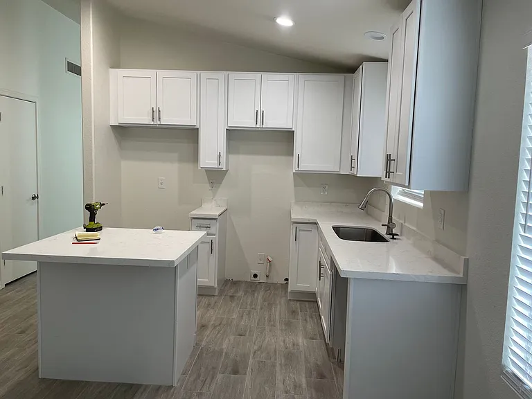 1113 W Sparrow Dr — Photo 1