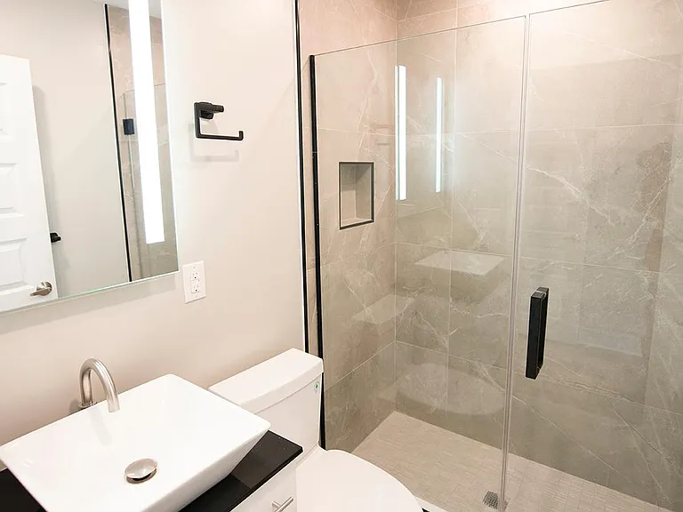 2835 W Oxford St #2 — Photo 12