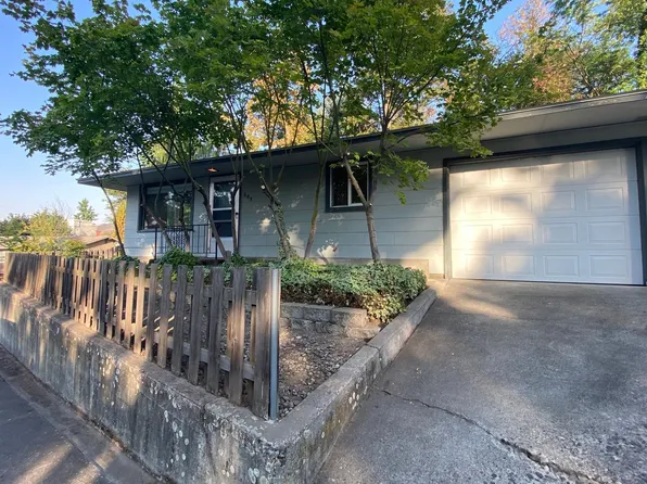 Johnson Duplex Apartments, 605-607 13th St, Lewiston, ID 83501