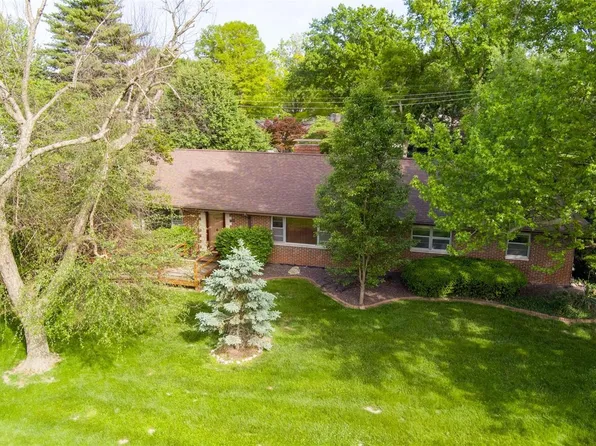 4817 Dadrian Dr, Godfrey, IL 62035