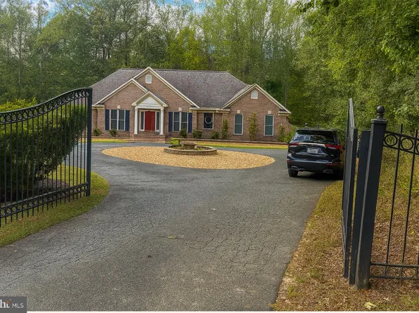 60 Longwood Dr, Stafford, VA 22556