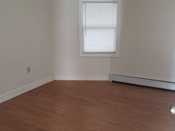 8 S Main St APT 2B