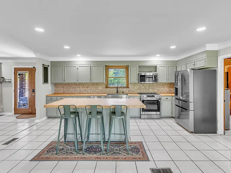 3025 Trewhitt Rd SE — Photo 9