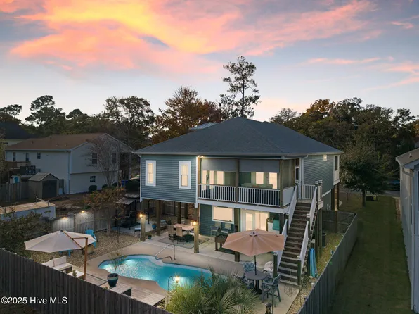 230 NE 36th Street, Oak Island, NC 28465