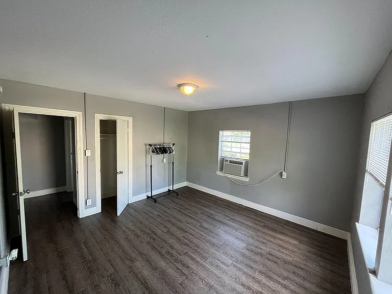 5105 Bell St #3 — Photo 4