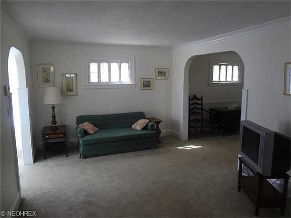 2nd image of 2150 Lakeland Ave