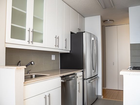 3rd image of 470 2nd Ave APT 6C