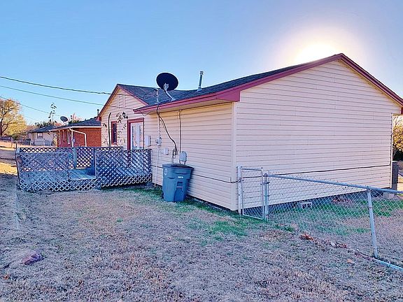 5th image of 2327 NW 35th St