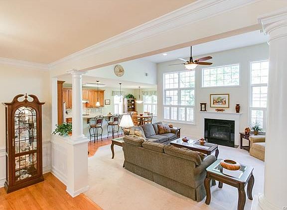 3rd image of 7449 American Holly Ln