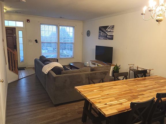 5th image of 6510 Daytona Ct #203