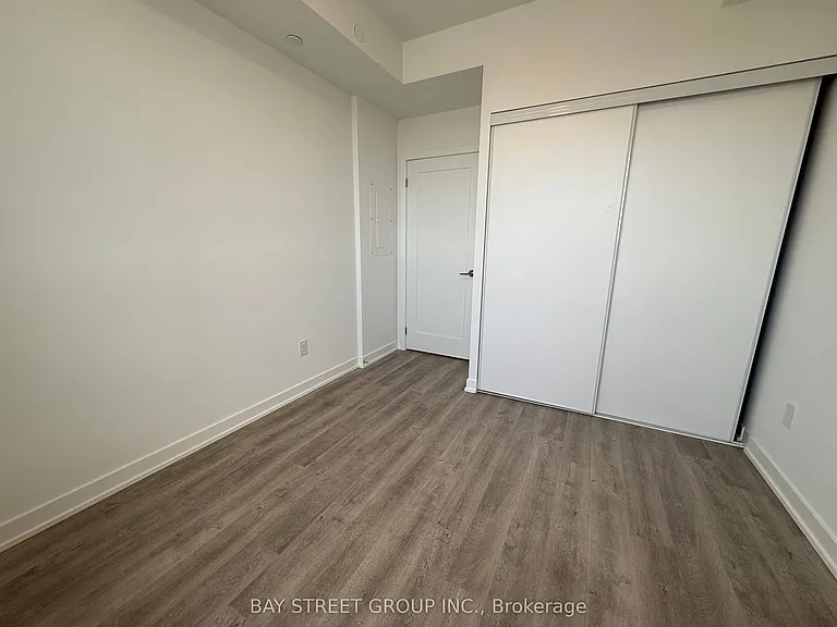 5105 Hurontario St #1703 — Photo 8