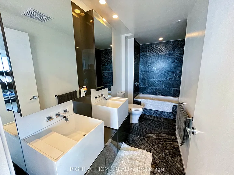 1 Bloor St E #7401 — Photo 6