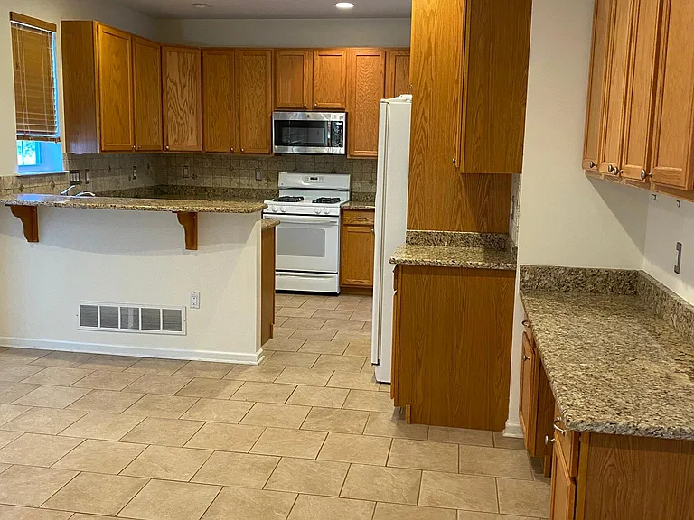 966 Little Cedar Ct — Photo 8