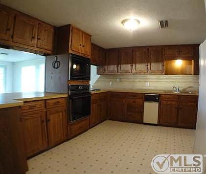 5th image of 8138 Lake View Dr