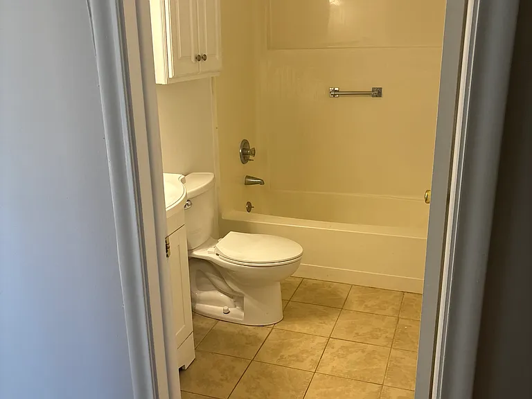 10 Woodsedge Dr — Photo 8