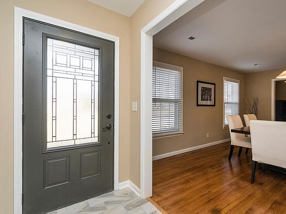 4th image of 2020 Lynwood Dr