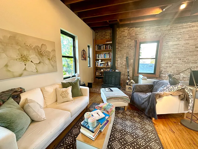 2129 W Le Moyne St #COACH HOUSE — Photo 13