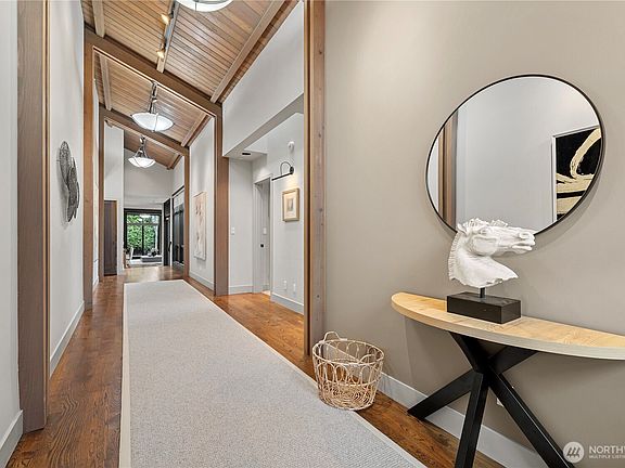 3rd image of 1014 Belfair Road