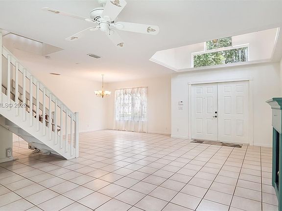 5th image of 11295 Roundelay Rd