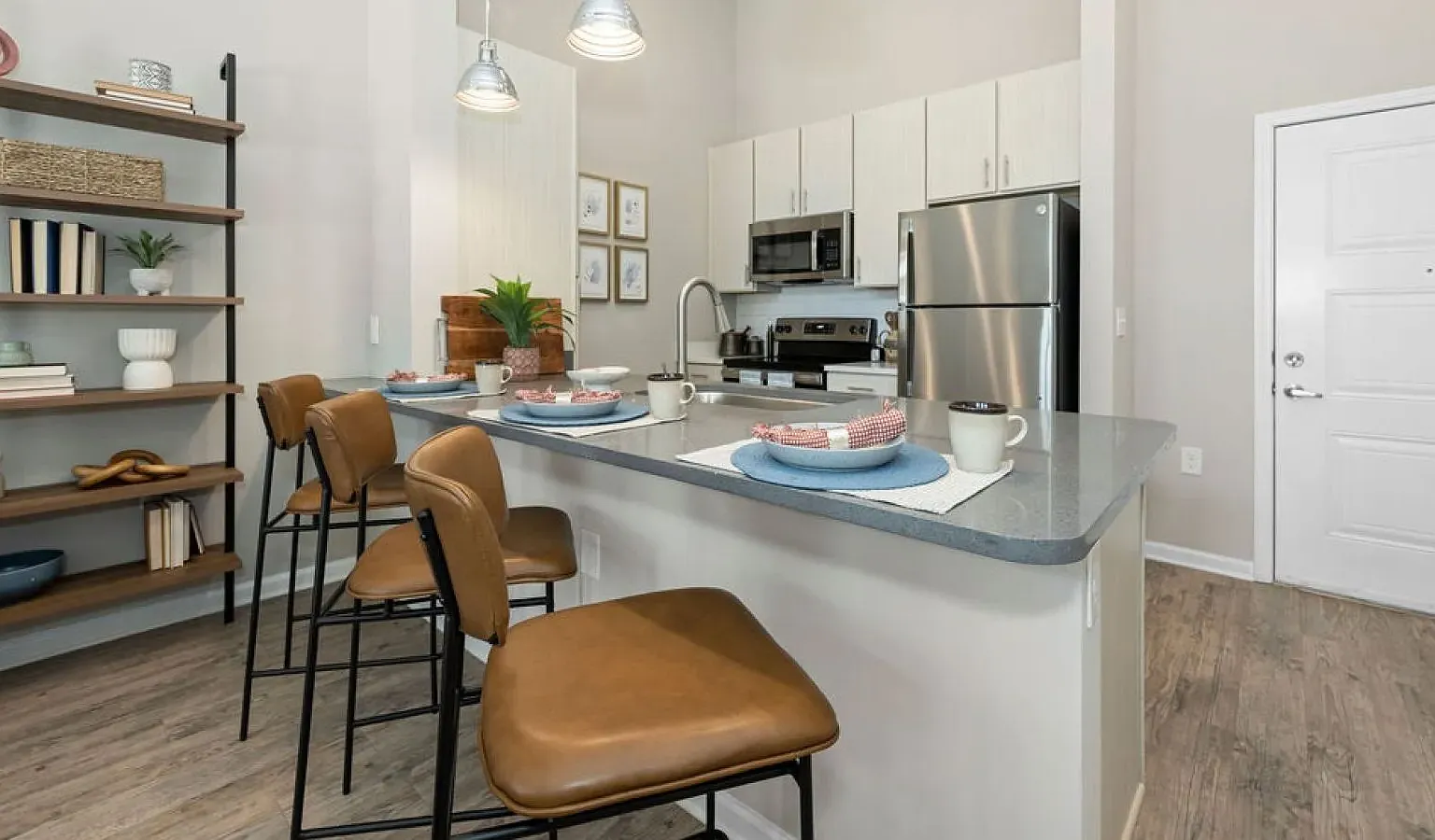 1001 Tyvola — Photo 3