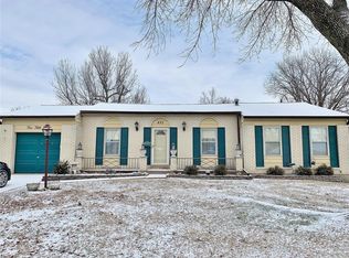 455 Foxtrail Dr, Hazelwood, MO 63042