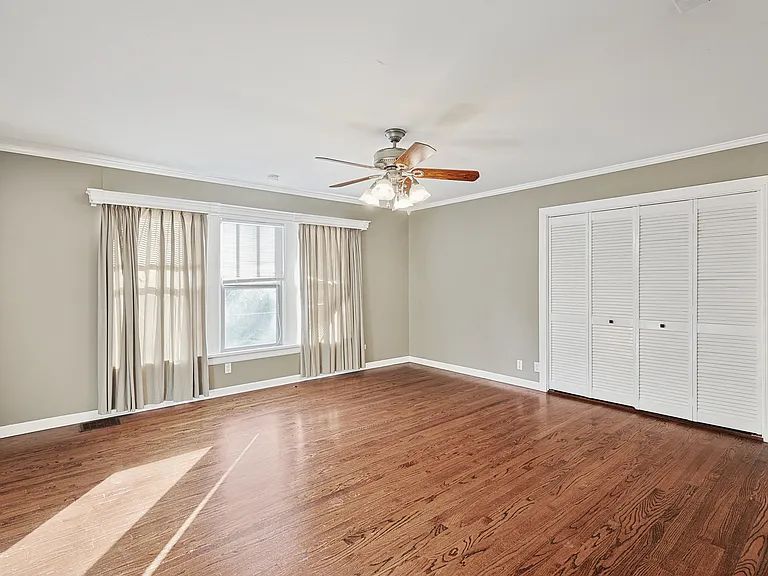 4317 Pershing Ave — Photo 6