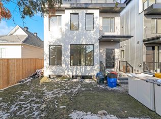 132 B Carillon St #A, Ottawa, ON K1L 5Y3