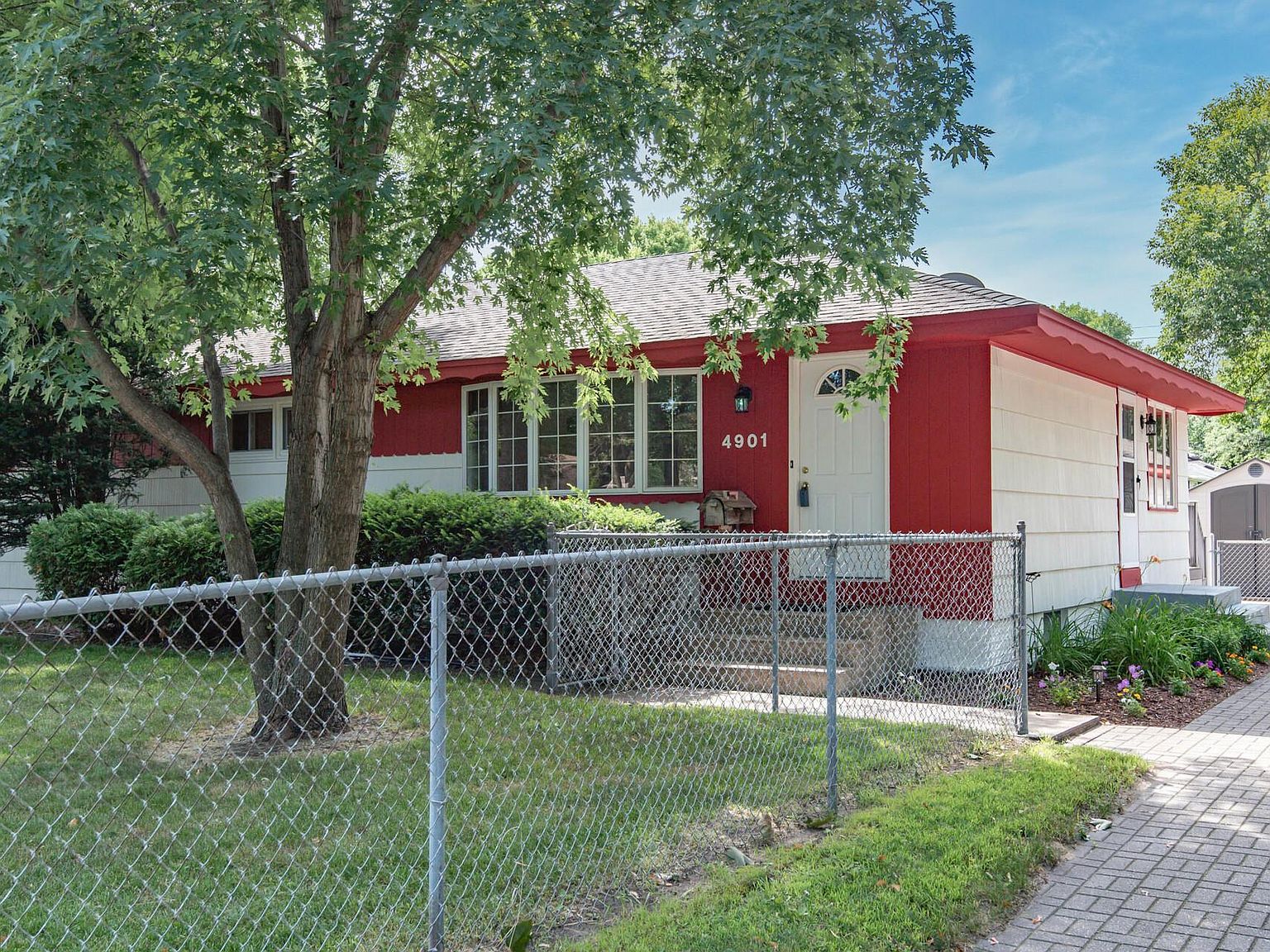 4901 Howe Ln, Brooklyn Center, MN 55429 Zillow