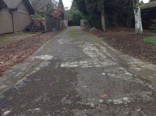 2232 Rocky Ln, Eugene, OR 97401