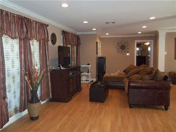 2nd image of 2521 Metairie Lawn Dr #207