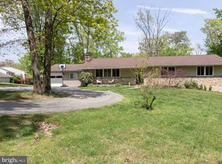 5 Fox Run Ln, Newtown Square, PA 19073