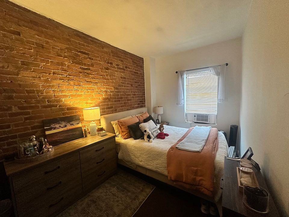 2nd image of 47 Hemenway St #8