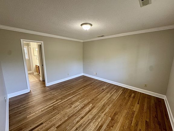 4th image of 16374 Oakdale Rd