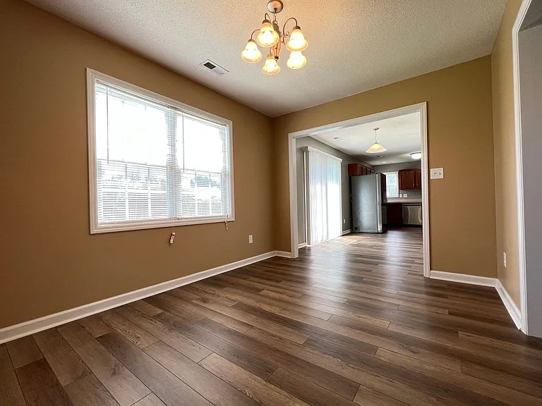 304 Mann St — Photo 8