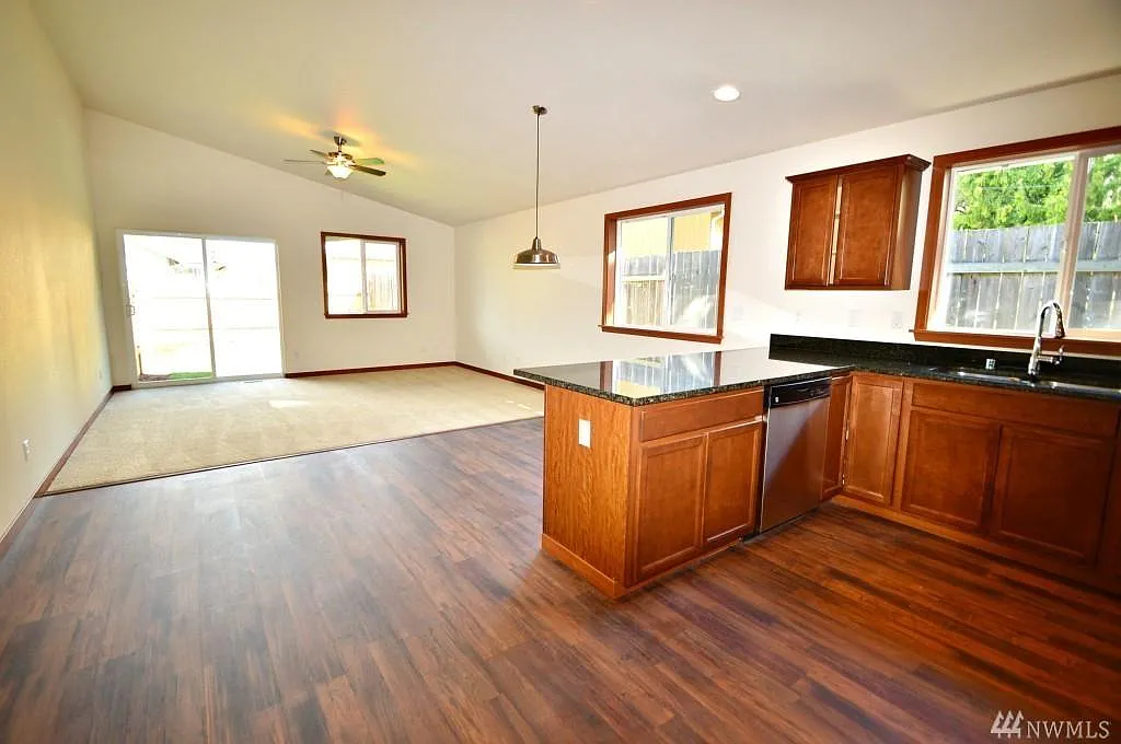 3 bed, 1516 sqft, $2,600 — Photo 3