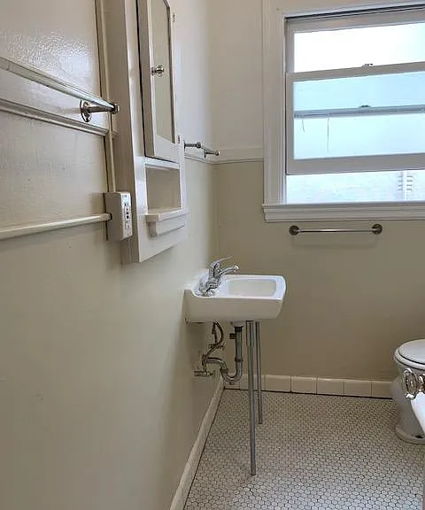 438 Lee St #12 — Photo 16