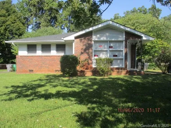 2822 Burbank Dr, Charlotte, NC 28216