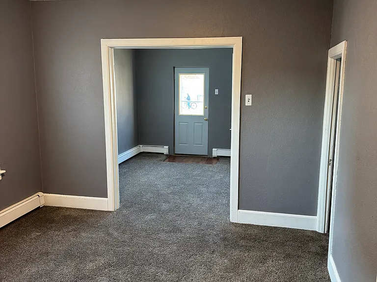 1638 Saemann Ave — Photo 6