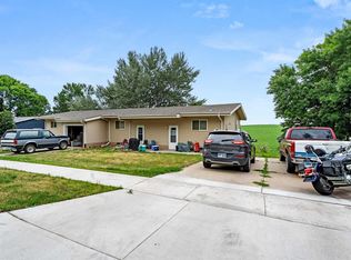 1008 4th St, Garretson, SD 57030